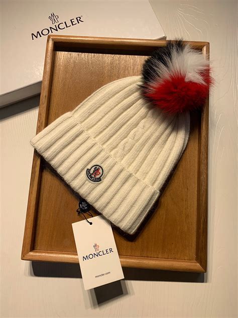 moncler hat replica